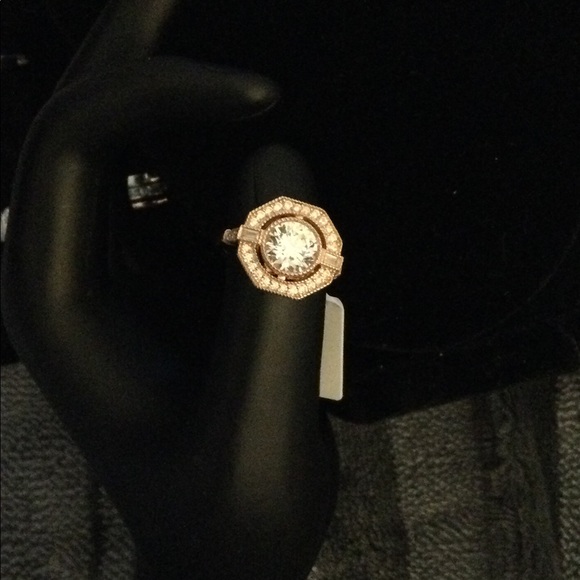 🔥🔥💍 Diamond Rose Ring 💍🔥🔥 - Picture 2 of 4